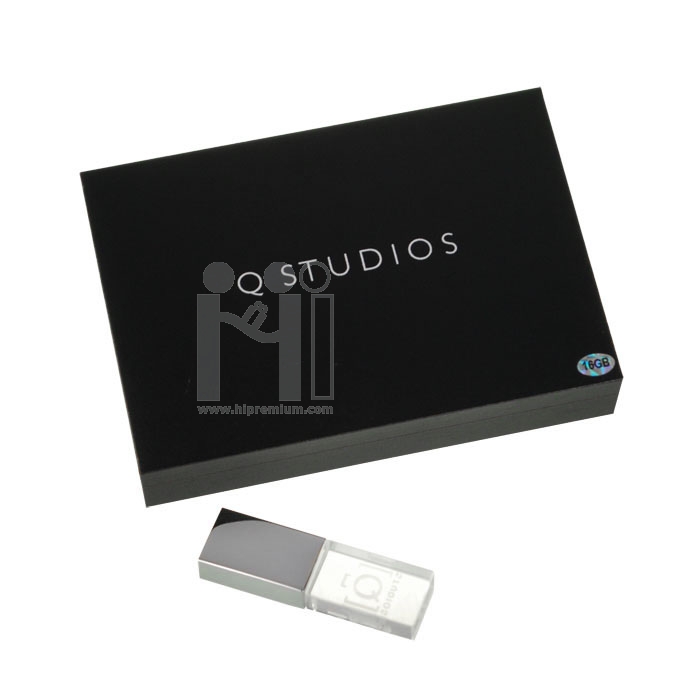 กล่องไม้สีดำ ด้านในสีดำ Q studios SDN BHD