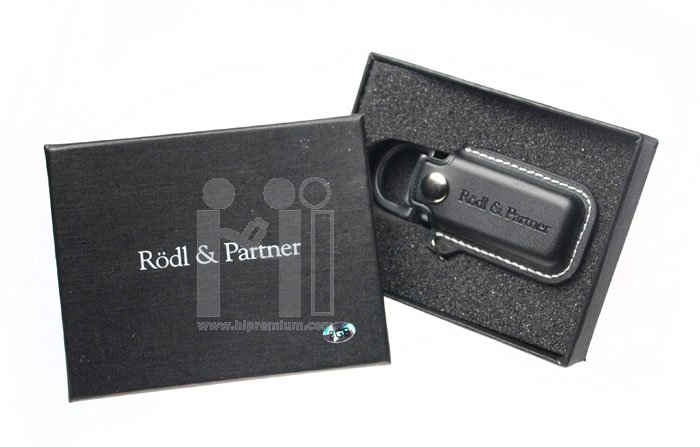 แฟลชไดร์ฟโลหะสวมซองหนัง Rödl & Partner Ltd.